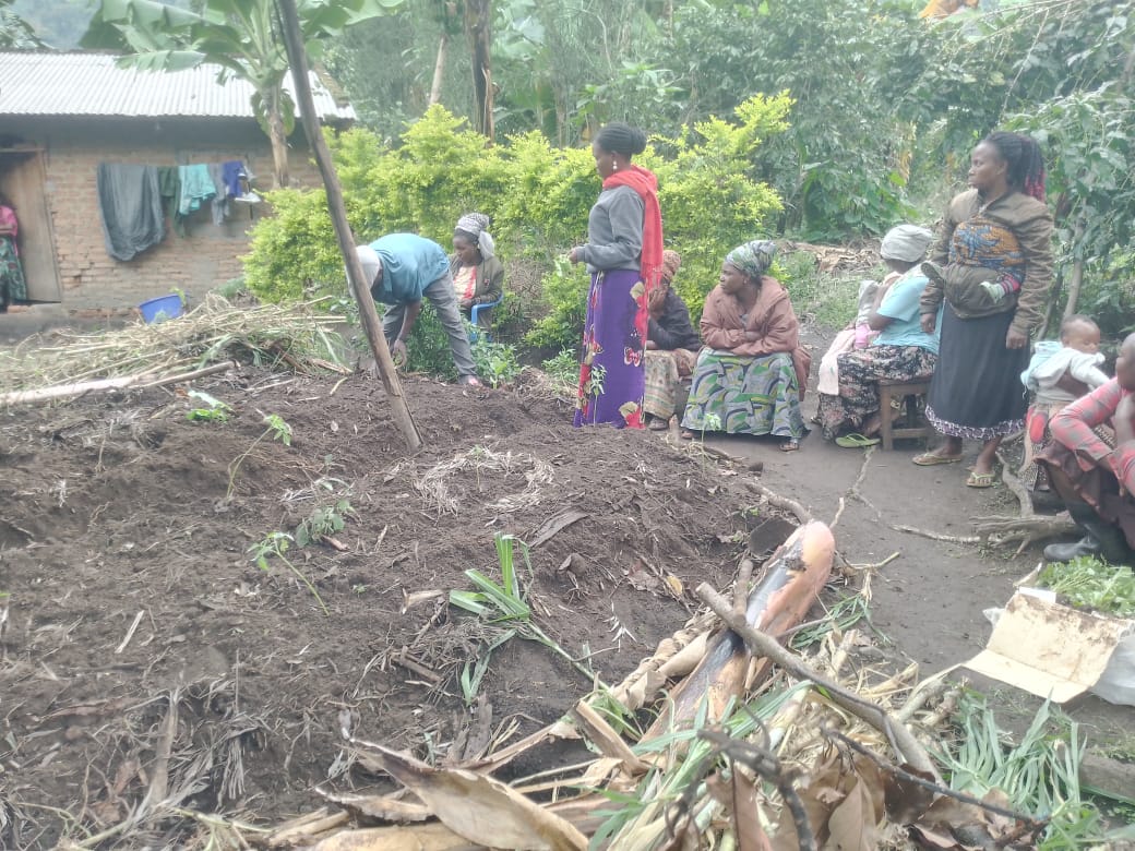 Women’s community gathering in the Rwenzori foothills